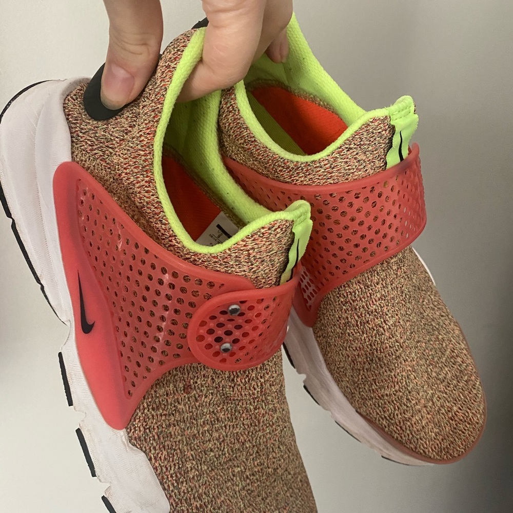 Women’s size 9 Nike sock dart sneakers multicolour